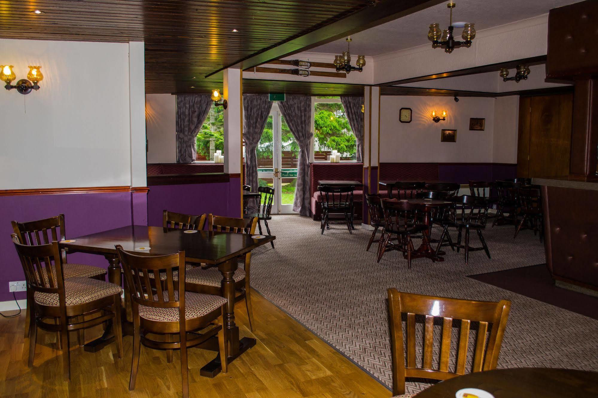 Highlander Hotel 'A Bespoke Hotel' Newtonmore Exteriér fotografie